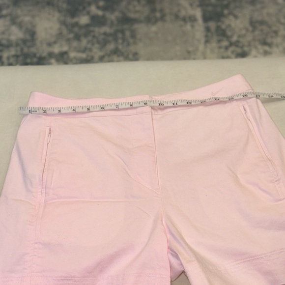Nike Women’s Dri Fit Golf Shorts - Picture 6 of 8